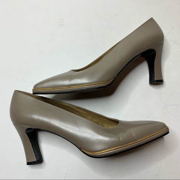 Stuart Weitzman leather gold chain pumps NARROW SIZE - Picture 6 of 12